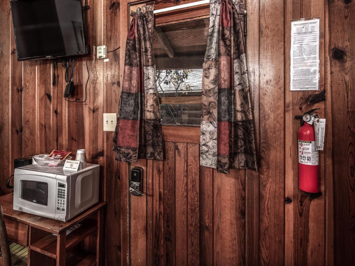 Apache Village Cabinette 13, Queen Bed, Midtown, Sleeps 2 Ruidoso Ngoại thất bức ảnh