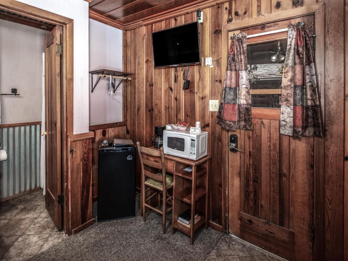 Apache Village Cabinette 13, Queen Bed, Midtown, Sleeps 2 Ruidoso Ngoại thất bức ảnh